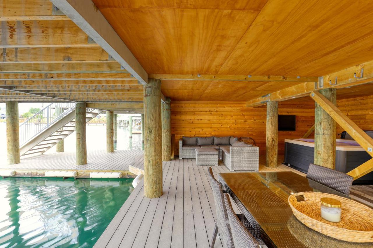 Marsden Lake Resort Central Otago Cromwell Zewnętrze zdjęcie The interior of the pool house