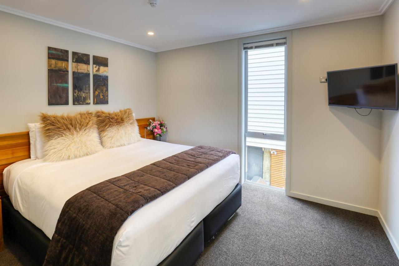 Marsden Lake Resort Central Otago Cromwell Zewnętrze zdjęcie A typical bedroom at the hotel