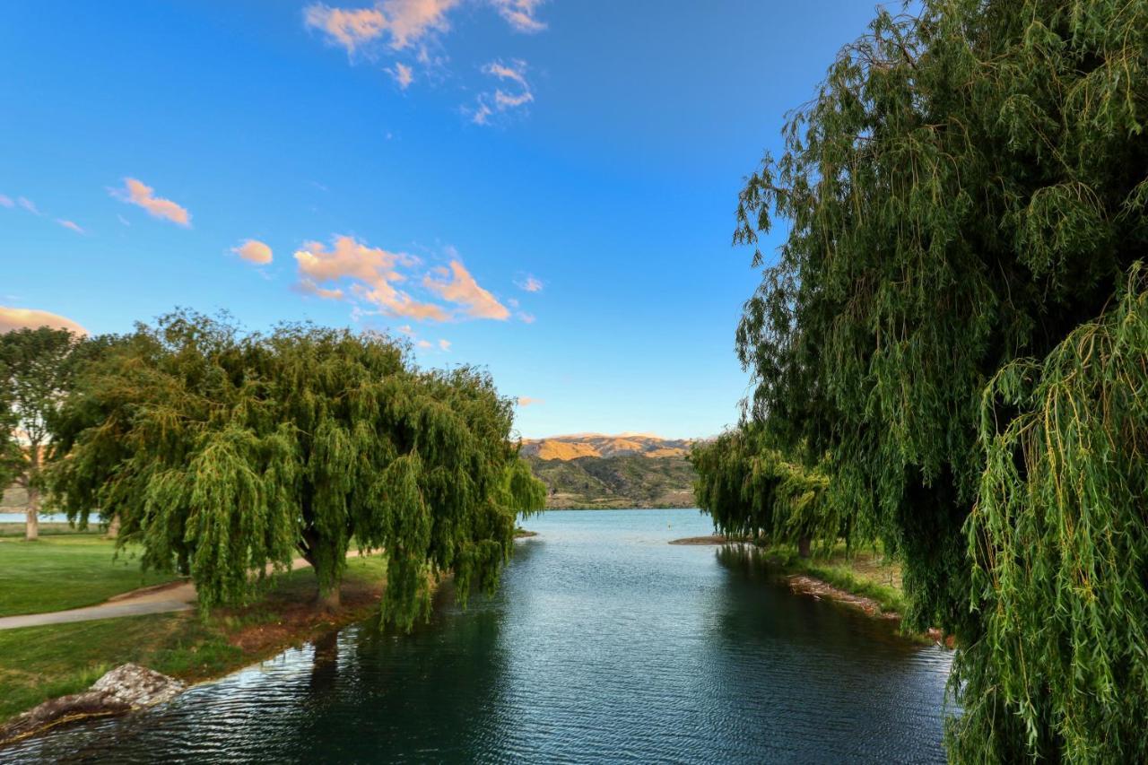 Marsden Lake Resort Central Otago Cromwell Zewnętrze zdjęcie View of the lake from the dam
